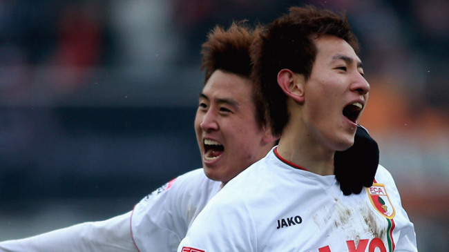 구자철(축구선수/VfL볼프스부르크미드필더)
지난 시즌 독일 프로축구 분데스리가 아우구스부르크의 강등을 막으며 맹활약했던 ‘지-구특공대’ 지동원과 구자철이 올시즌에는 나란히 원 소속팀에서 뛸 것으로 보인다.