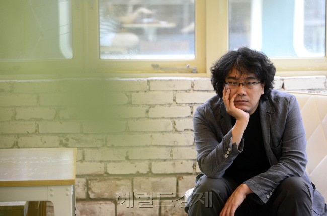 영화 '설국열차' 봉준호 감독. 박해묵 기자/mook@heraldcorp.com
영화 '설국열차' 봉준호 감독. 박해묵 기자/mook@heraldcorp.com
영화 '설국열차' 봉준호 감독. 박해묵 기자/mook@heraldcorp.com