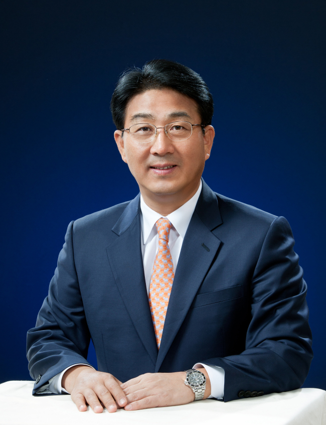 장석효(공기업인/통영예선대표이사)
장석효(56ㆍ사진) 한국가스공사 자원사업본부장이 공채 출신 내부 승진으로는 처음으로 한국가스공사 신임사장으로 선입됐다. 공사 창립 30년 만에 처음이다.