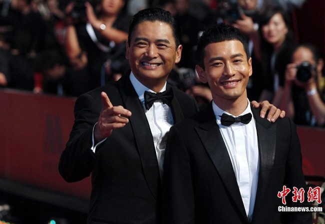 주윤발(저우룬파/ChowYunFat/영화배우)
홍콩영화 ‘영웅본색’의 주인공 저우룬파(周潤發)의 젊음과 건강 유지 비결이 깜짝 공개됐다.