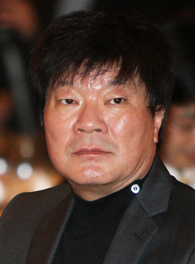 김종학(전PD/영화감독)
Acclaimed TV drama producer Kim Jong-hak who was found dead Tuesday in an apparent suicide in a studio apartment in Bundang, just south of Seoul, suffered from legal and financial problems that may have led him to take his own life.