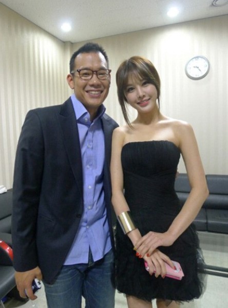 김진표(가수/카레이서),박은지(MC/전기상캐스터)
가수 김원준이 방송인 박은지를 향해 사심을 고백한 가운데, 박은지의 이상형에 관심이 쏠리고 있다.