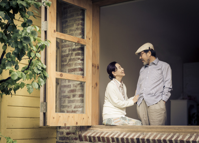손숙(영화배우/연극배우/단국대학교초빙교수/마포문화재단이사장),신구(신순기/탤런트/영화배우)
신시컴퍼니는 제6회 차범석희곡상 수상작 ‘아버지와 나와 홍매와’를 오는 9월10일부터 10월6일까지 서울 서초동 흰물결아트센터에서 공연한다고 25일 밝혔다.