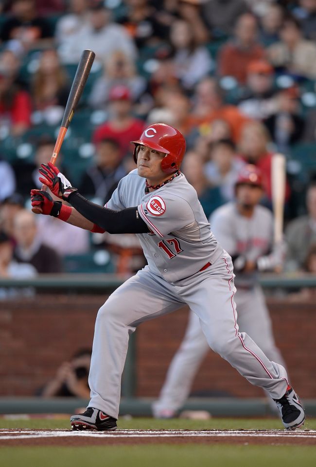 Cincinnati Reds center fielder Choo Shin-soo hits a double in the first inning on Wednesday.   AFP-Yonhap News