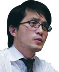 성재기(사회기관단체인/남성연대상임대표)
한강에 투신하겠다고 예고해 파장을 불러 일으키고 있는 성재기 남성연대 대표가 25일 트위터에 “왜 다들 투신하면 제가 죽을 것이라 생각하십니까?”란 글을 남겼다.
