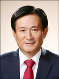 정회동(금융인/아이엠투자증권대표이사)
KB투자증권은 25일 임시 주주총회를 열고 정회동 신임 대표이사 사장을 선임했다고 밝혔다.