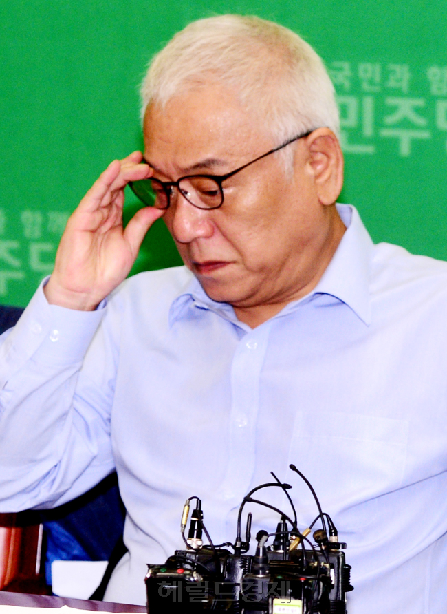 민주당은 김한길 대표는 29일 오전  국회에서 최고위원회의를 열어 국정원 대선·정치개입 국정조사 추진 방안 등 현안을 논의하고 있다. 박현구 기자phko@heraldcorp.com