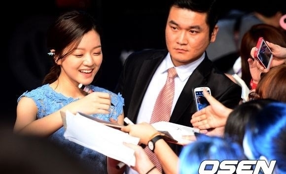 고아성(탤런트/영화배우)
고아성은 지난 29일 오후 서울 영등포 타임스퀘어에서 진행된 영화 ‘설국열차’의 월드 프리미어 & 레드카펫 행사에 참석해 팬들과 만남을 가졌다.