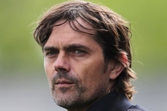 필립코쿠(PhillipCocu/축구감독/전축구선수/PSV아인트호벤)
옛 동료 박지성을 아인트호벤으로 이끈 필립 코쿠 감독이 박지성에게 두터운 신뢰를 보냈다.