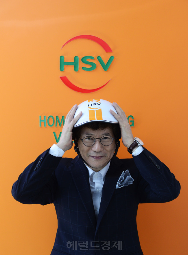 김용 (주)한아홈쇼핑 회장. 박해묵 기자/mook@heraldcorp.com
김용 (주)한아홈쇼핑 회장. 박해묵 기자/mook@heraldcorp.com