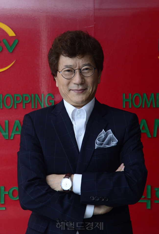 김용 (주)한아홈쇼핑 회장. 박해묵 기자/mook@heraldcorp.com
김용 (주)한아홈쇼핑 회장. 박해묵 기자/mook@heraldcorp.com