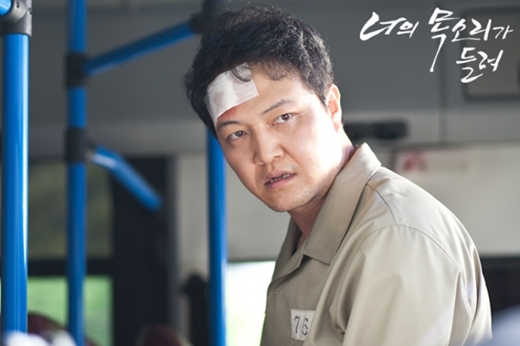 정웅인(영화배우/탤런트)
요즘 드라마는 ‘악역천하’다. 종류도 각양각색이다. 공감형 악역, 뻔뻔한 악역, 돌이라도 던지고픈 악랄한 악역. 하지만 그 뒤로는 하나같이 이중적인 모습이다. 선한 얼굴 뒤에 악랄한 본성을 숨기고 있거나, 악한 모습 뒤로 연약한 모습을 감춘 ‘반전 캐릭터’다.