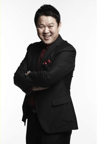 김구라(김현동/MC/개그맨)
케이블 채널 tvN은 “김구라가 3일 방송되는 ‘SNL코리아’에 출연한다”며 “김구라 특유의 캐릭터를 활용해 그간 MC로서 보여줄 수 없었던 예능감을 마음껏 분출할 것으로 기대된다”고 1일 전했다.
