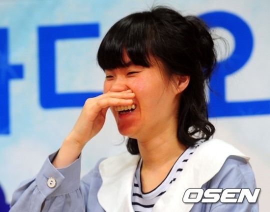 박지선(개그우먼)
최근 진행된 KBS 2TV 예능프로그램 ‘가족의 품격-풀하우스’ 녹화 현장에 참석한 박지선은 “난 준비된 골드미스이다”라고 말문을 열었다.