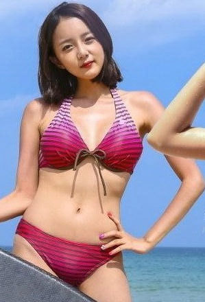 송은채(영화배우/가수)
티아라 ‘비키니’ 뮤비에 출연한 배우 송은채가 ‘비키니 6종 셀카’를 공개했다.