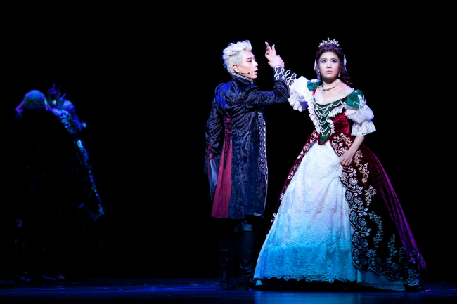 A scene from “Elisabeth”
EMK Musical