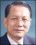 김기춘(정무직공무원/경제기관단체인/대통령비서실비서실장/한국에너지재단이사장)
민주당이 5일 청와대 비서실장에 임명된 김기춘 전 의원에 대해 초원복집 사건 주도 등을 들면서 “과연 새로운 시대에 요구되는 경제민주화, 복지정책 등 수많은 국정과제에 제대로 대처해 나갈 수 있을지 우려스럽다”고 밝혔다.