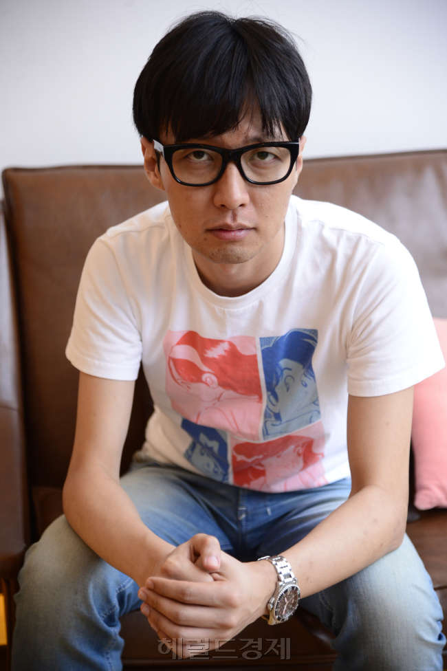 영화 '더 테러 라이브' 김병우 감독. 박해묵 기자/mook@heraldcorp.com
영화 '더 테러 라이브' 김병우 감독. 박해묵 기자/mook@heraldcorp.com
영화 '더 테러 라이브' 김병우 감독. 박해묵 기자/mook@heraldcorp.com