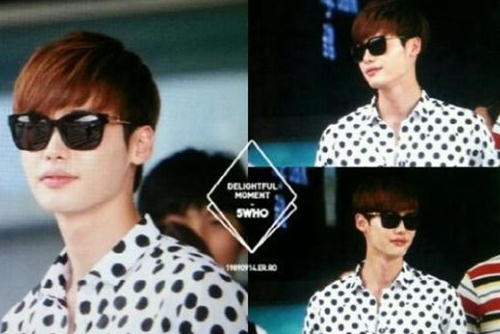 이종석(모델/탤런트)
지난 2일 각종 온라인 커뮤니티 게시판에는 ‘이종석 공항 패션‘ 이라는 제목으로 사진이 게재됐다.