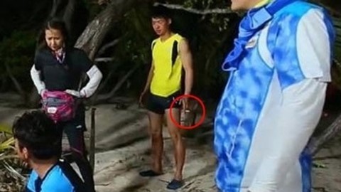 오종혁(가수/영화배우/클릭비)
또 논란이다. ‘진정성 논란’. SBS 인기 예능 프로그램 ‘정글의 법칙’이 올초 조작 논란으로 한바탕 홍역을 치른 이후 불과 6개월 만에 다시 한 번 ‘논란’에 휩싸였다. ‘캐리비언’ 편으로 웃음과 진정성을 다 잡겠다는 각오도 다졌지만, 2일 방송분에서 포착된 ‘의외의 장면’은 반전의 키를 잡은 ‘정글의 법칙’엔 찬물을 끼얹은 셈이었다.