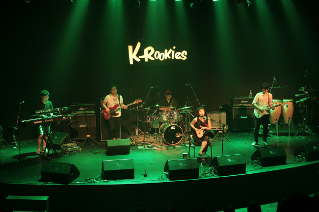 Round Heads performs during a “K-Rookies 2013” concert at Muse Live on June 20.   KOCCA
