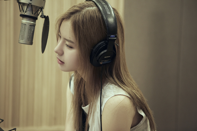 김예림(가수/투개월)
Singer Lim Kim announced Tuesday that she will release her second mini-album as a solo artist next month.