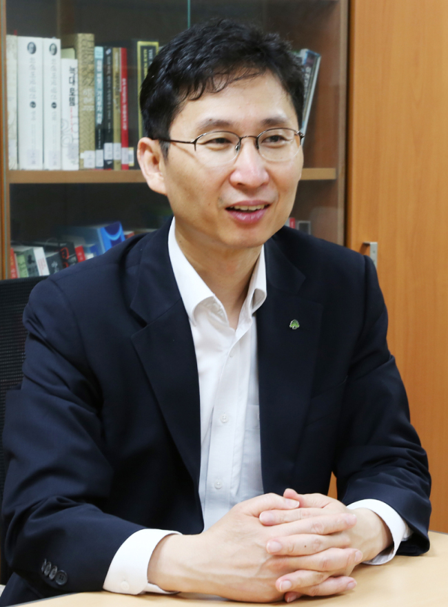 <이 사람> “한국산업 향후 미디어 · 엔터가 이끈다” - 헤럴드경제 <이 사람> “한국산업 향후 미디어 · 엔터가 이끈다”