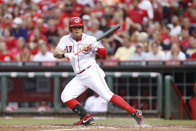 추신수(야구선수/신시내티레즈외야수)
Reds center fielder Choo Shin-soo tries to bunt against the San Diego Padres on Saturday. The Korean went 0 for 3 with a walk and a stolen base.   AFP-Yonhap News