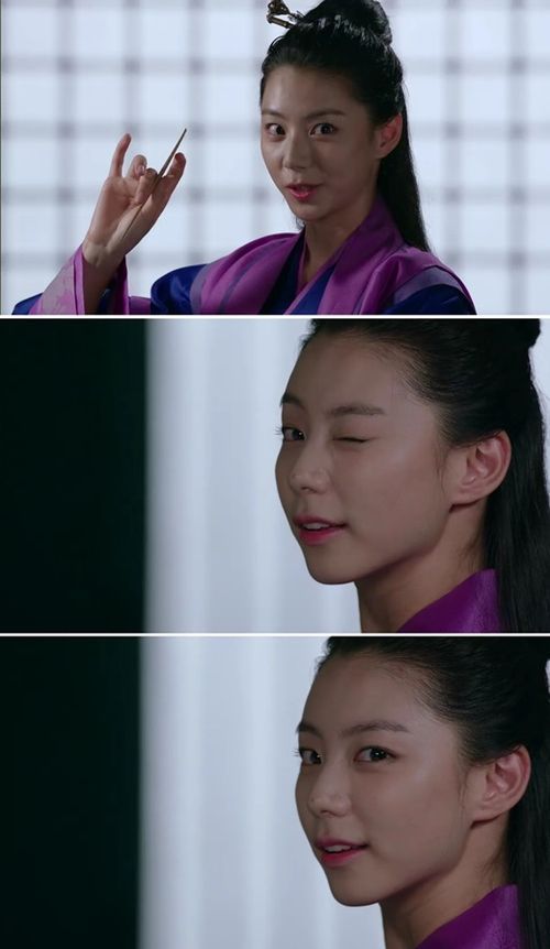 박수진(탤런트)
지난 7일 방송된 ‘칼과 꽃’ 11회분에서는 고구려 국정원인 조의부의 홍일점 요원 모설(박수진 분)이 등장했다. 모설은 총명하면서도 남성을 유혹하는 듯한 요염한 눈빛으로 ‘최고의 첩자’라는 평을 듣는 인물이다.