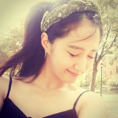 유리(권유리/가수/탤런트/소녀시대)
11일 유리는 사진의 인스타그램에 “Sunny day(햇살 좋은 날)”라는 글을 올렸다. 이어 유리는 “Such a lovely weather today(오늘 날씨 좋다)”라는 글과 함께 셀카 사진을 공개했다.