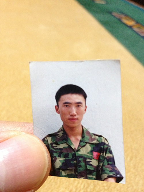 장동민(개그맨)
진짜사나이’ 화제인물 장아론과 개그맨 장동민의 ‘닮은꼴 사진’이 공개돼 화제를 모으고 있다.
