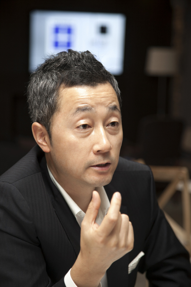 Kim Byung-ick, Korean chief of Lab Series