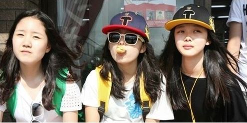 진지희(영화배우/탤런트),서신애(영화배우/탤런트),김유정(영화배우/탤런트)
12일 싸이더스HQ의 공식 미투데이에는 “김유정, 서신애, 진지희양이 함께 오붓한 여행을 다녀왔다고 합니다. 다들 어쩜 이리 귀요미들인지! 너무 사랑스럽네요”라는 글과 함께 여러 장의 사진을 공개했다.