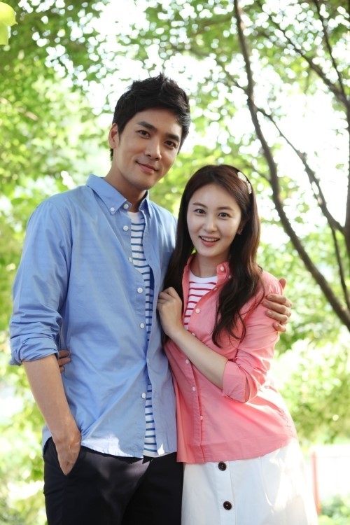 박윤재(탤런트/영화배우),손은서(손지연/탤런트/영화배우)
배우 박윤재와 손은서의 다정한 모습이 포착돼 눈길을 끈다.