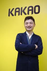 김범수(기업인/카카오이사회의장)
The chief executives of Kakao Talk, one of the most used mobile messenger services here, were allegedly questioned by the U.S. authorities in June over a possible connection to a crime ring.