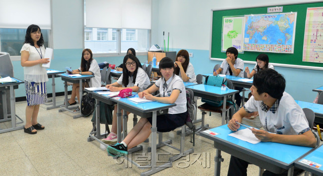 다문화 시리즈, 학교에서의 갈등.<br />이상섭 기자. babtong@heraldcorp.com 2013.07.23
다문화 시리즈, 학교에서의 갈등.
이상섭 기자. babtong@heraldcorp.com 2013.07.23
다문화 시리즈, 학교에서의 갈등.
이상섭 기자. babtong@heraldcorp.com 2013.07.23