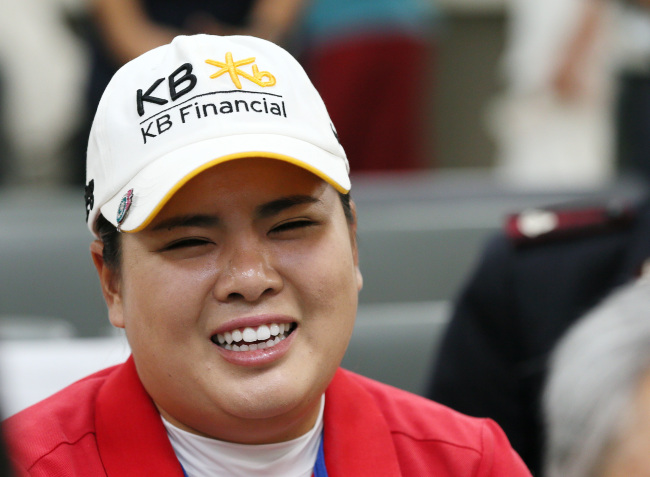 박인비(골퍼/KB금융그룹)
South Korean golfer Park In-bee has been short-listed for an annual award for female athletes presented by a U.S.-based charity organization.