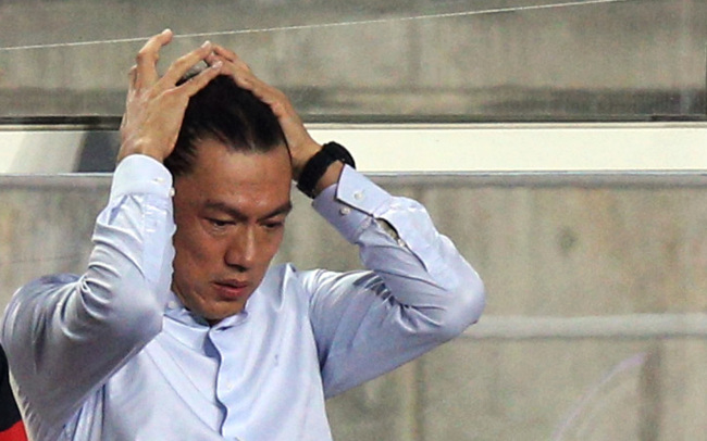 홍명보(축구감독/전축구선수/축구국가대표팀)
South Korean head coach Hong Myung-bo reacts during the friendly match on Wednesday.    Yonhap News