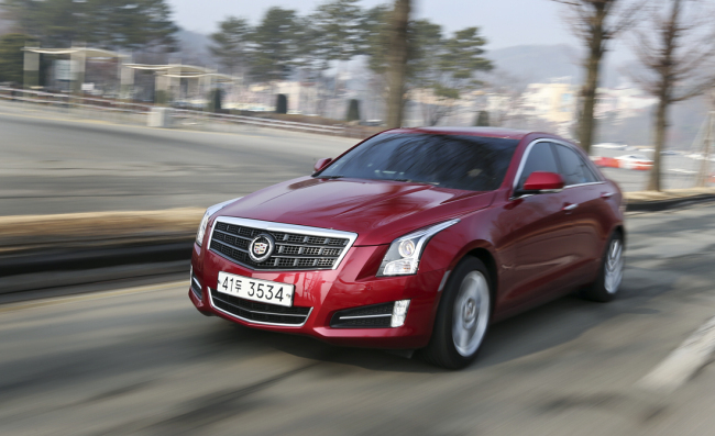 Design: ★★★★★ / Interior: ★★★★★ / Engine: ★★★★☆ / Fuel economy: ★★★★☆ / Cost and A/S: ★★☆☆☆