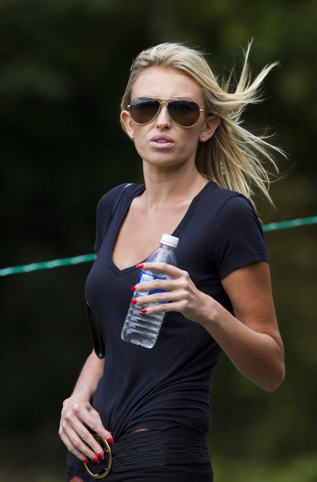 폴리나그레츠키(PaulinaGretzky/모델/가수)
LOS ANGELES (AFP) ― U.S. PGA Tour player Dustin Johnson and Paulina Gretzky ― daughter of Canadian ice hockey great Wayne Gretzky ― announced their engagement Sunday on Twitter.