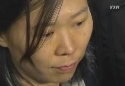 권은희(경찰공무원/서울송파경찰서수사과장)
권은희 전 서울 수서경찰서 수사과장(현 송파서 수사과장)이 19일 ‘국가정보원 댓글 의혹 사건 등의 진상규명을 위한 국정조사’ 2차 청문회에서 지난해 12월16일 국정원 정치개입 중간수사결과 발표의 목적이 “대선에 영향을 미치기 위한 것”이었다는 견해를 밝혔다.