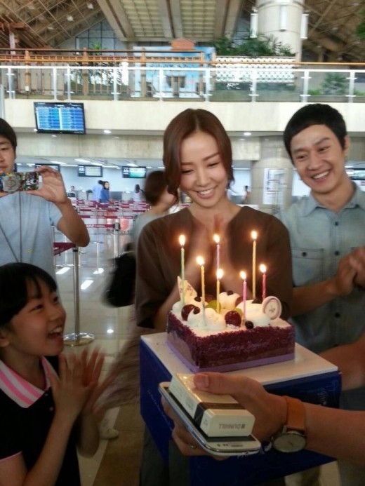 손태영(탤런트/미스코리아)
배우 손태영이 KBS2 주말 드라마 ‘최고다 이순신’ 마지막 촬영현장에서 깜짝 생일파티 소감을 전했다.