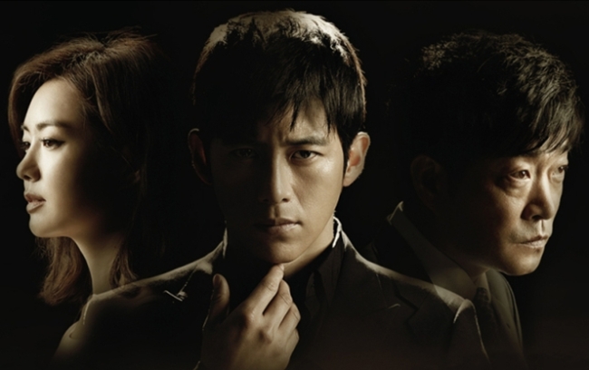 이요원(영화배우/탤런트),고수(탤런트/영화배우),손현주(탤런트/영화배우)
1980년대 개발 시대가 막을 내리고, 개인의 삶을 뒤흔든 격변의 시기에 돌입했다. 1993년 김영삼 문민정부가 들어서 독재시절과 안녕을 고했다. 철옹성 같던 북한의 김일성은 사망했다. 경제성장의 만족감에 도취됐던 것도 잠시였다. 모래성 위에 쌓아올린 ‘한강의 기적’은 하나둘 무너져내렸다.