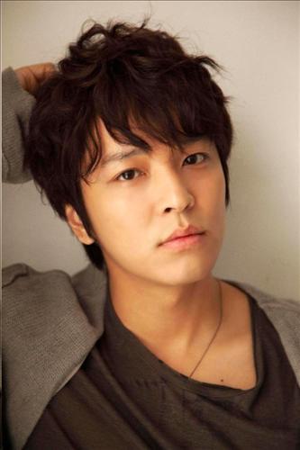 김정훈(탤런트/가수)
Fans of Kim Jeong-hoon, a Korean singer and actor also known in Japan as “John Hoon,” donated 1.12 tons of rice to the homeless, his agency said last Wednesday.