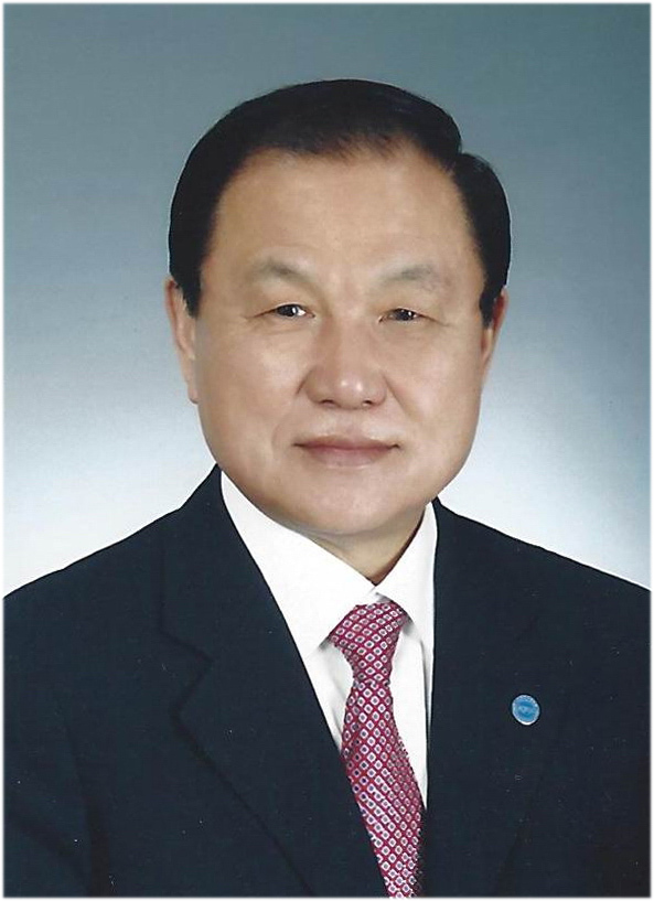 김명환(기업인/덕신하우징회장/덕신스틸대표이사)
한국자유총연맹은 20일 임시총회를 열어 연맹 최초 자유 경선을 통해 김명환<사진> 전 한국자유총연맹 부회장을 제14대 한국자유총연맹 중앙회장으로 선출했다.