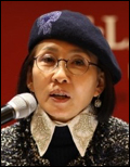 박성경(기업인/이랜드그룹부회장)
박성경<사진> 이랜드 부회장이 지난달 31일자로 이랜드파크의 대표이사직을 사임한 것으로 알려졌다. 책임경영을 강화한다는 취지다. 대신, 박형식 전 뉴코아 강남점장이 대표이사로 선임됐다.