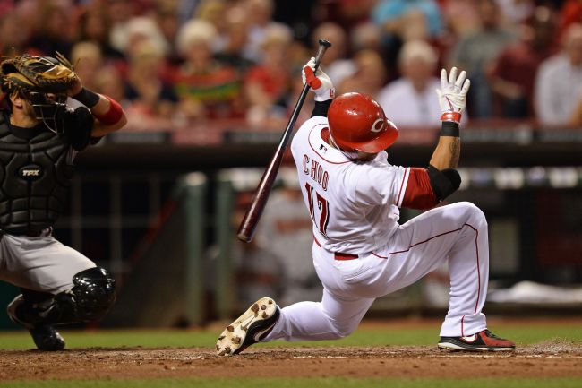 추신수(야구선수/신시내티레즈외야수)
Reds outfielder Choo Shin-soo avoids an inside pitch in the sixth inning. The Korean went 0 for 4.   AFP-Yonhap News