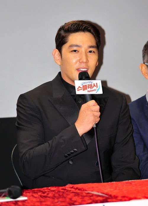 강인(김영운/가수/뮤지컬배우/슈퍼주니어/슈퍼주니어해피)
강인이 15kg 폭풍감량을 하고 나타나 눈길을 끌었다.