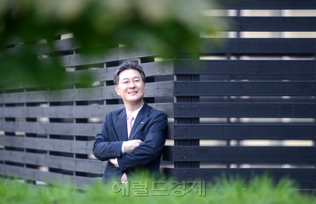 이채원(금융인/한국투자밸류자산운용부사장)
일(주식)을 할 때가 가장 즐겁고 스트레스를 받으면 일을 두 배로 한다.