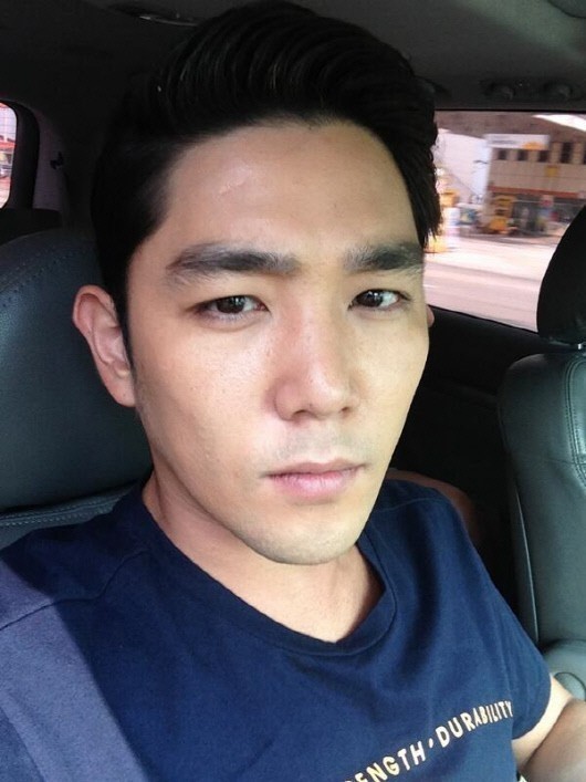 강인(김영운/가수/뮤지컬배우/슈퍼주니어/슈퍼주니어해피)
슈퍼주니어 멤버 강인이 15kg 감량 소식과 함께 한결 늠름해진 셀카를 공개했다.